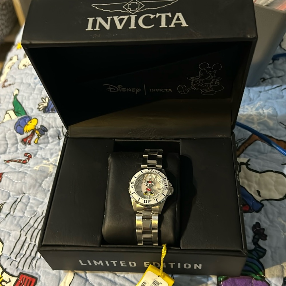 Disney Invicta Limited Edition Mini Mouse Watch